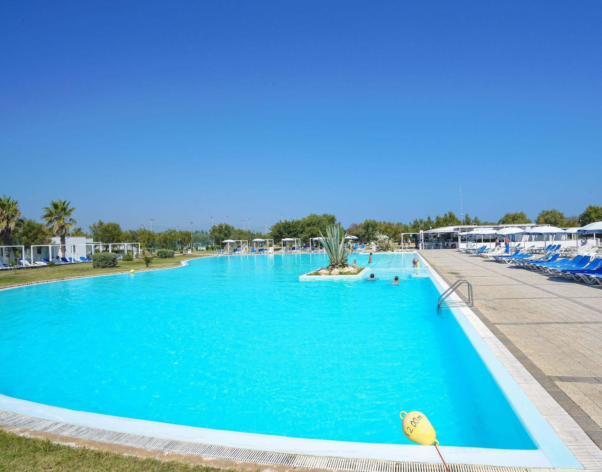Отель Futura Club Торре-Ринальда Экстерьер фото